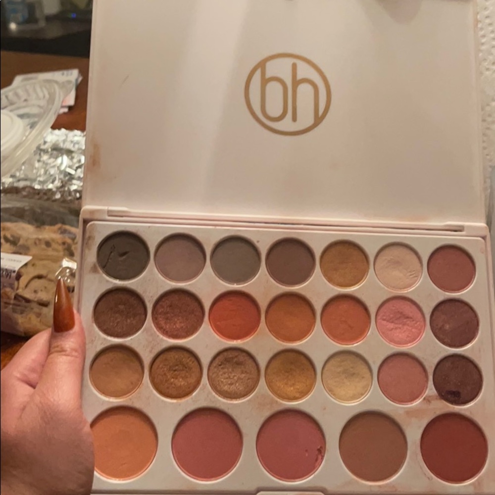 Bh cosmetics neutrals